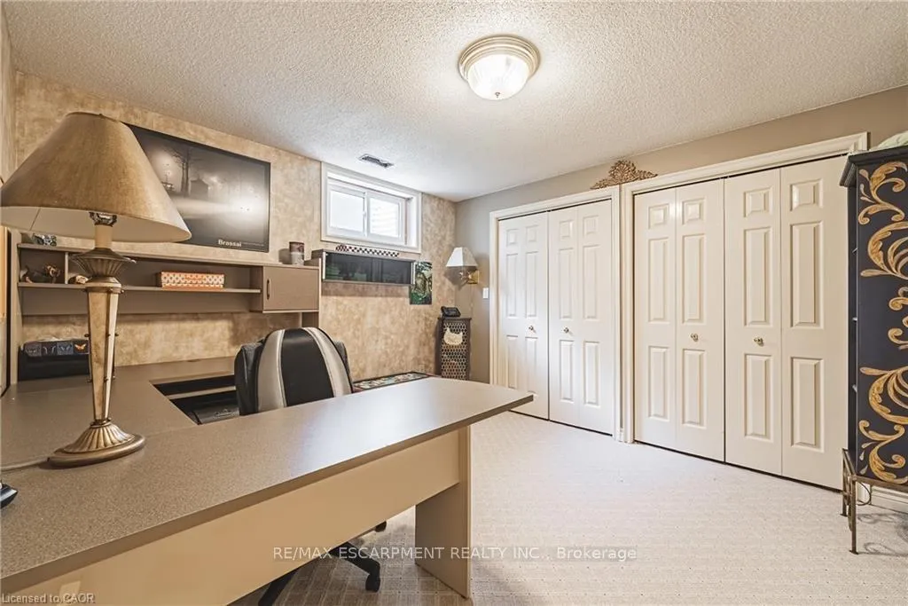 Photo 33 of 33 Golfview Crescent, Hamilton, Dundas — HOMEH