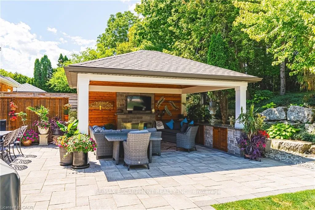 Photo 38 of 33 Golfview Crescent, Hamilton, Dundas — HOMEH