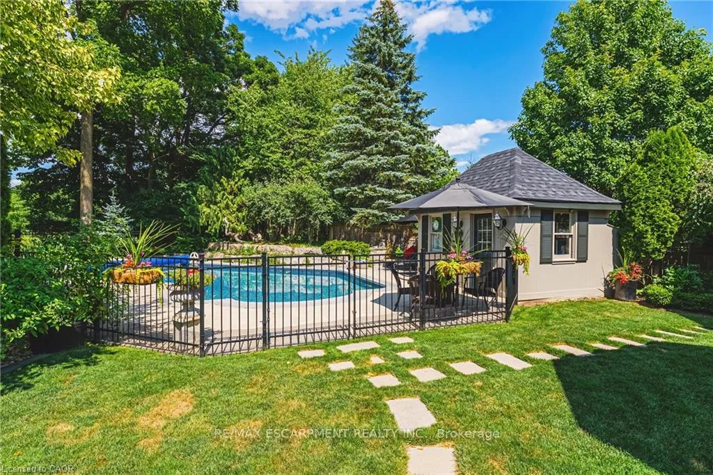 Photo 42 of 33 Golfview Crescent, Hamilton, Dundas — HOMEH