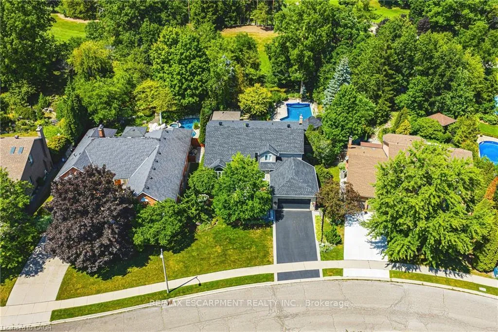 Photo 47 of 33 Golfview Crescent, Hamilton, Dundas — HOMEH