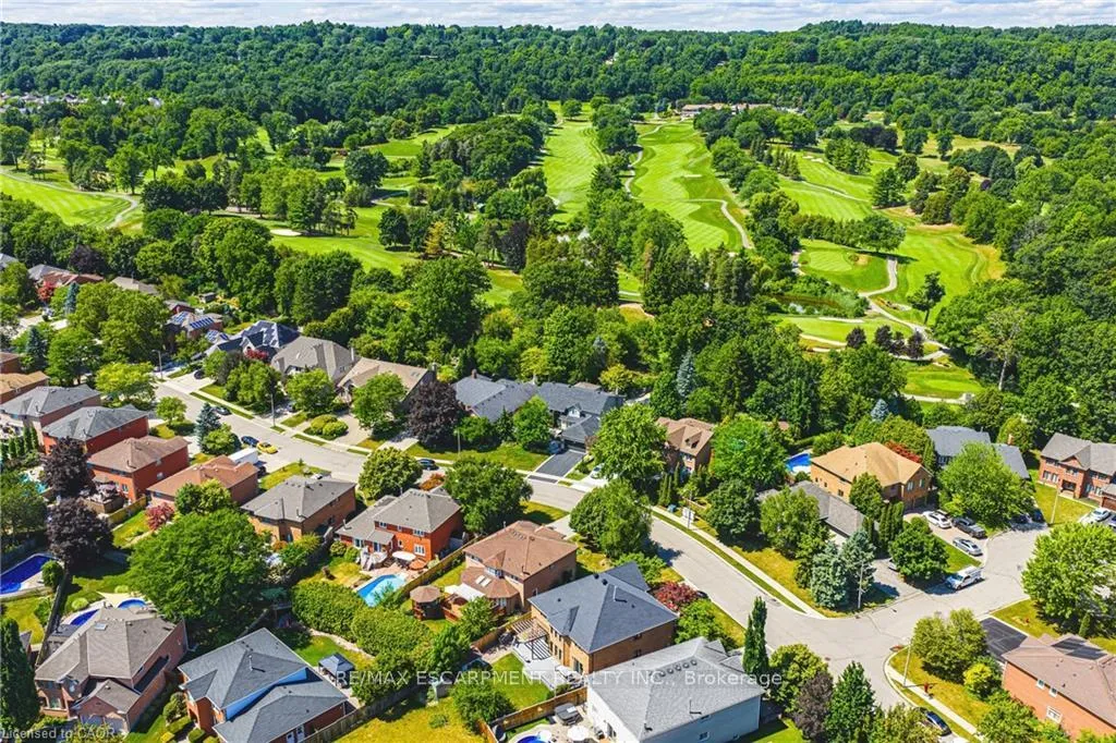 Photo 48 of 33 Golfview Crescent, Hamilton, Dundas — HOMEH