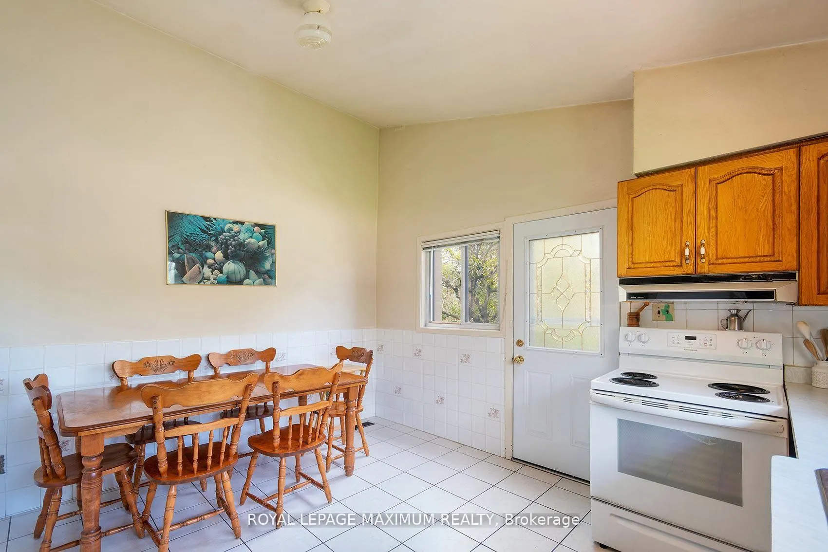 Photo 6 of 565 Pinegrove Road, Oakville, West — HOMEH