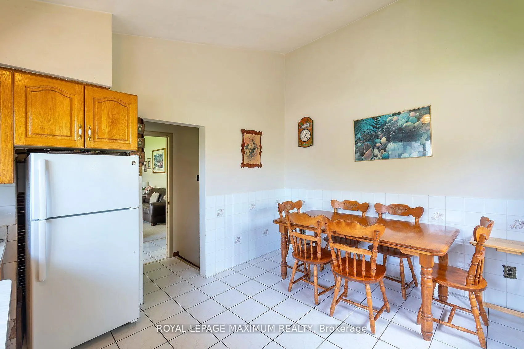 Photo 9 of 565 Pinegrove Road, Oakville, West — HOMEH