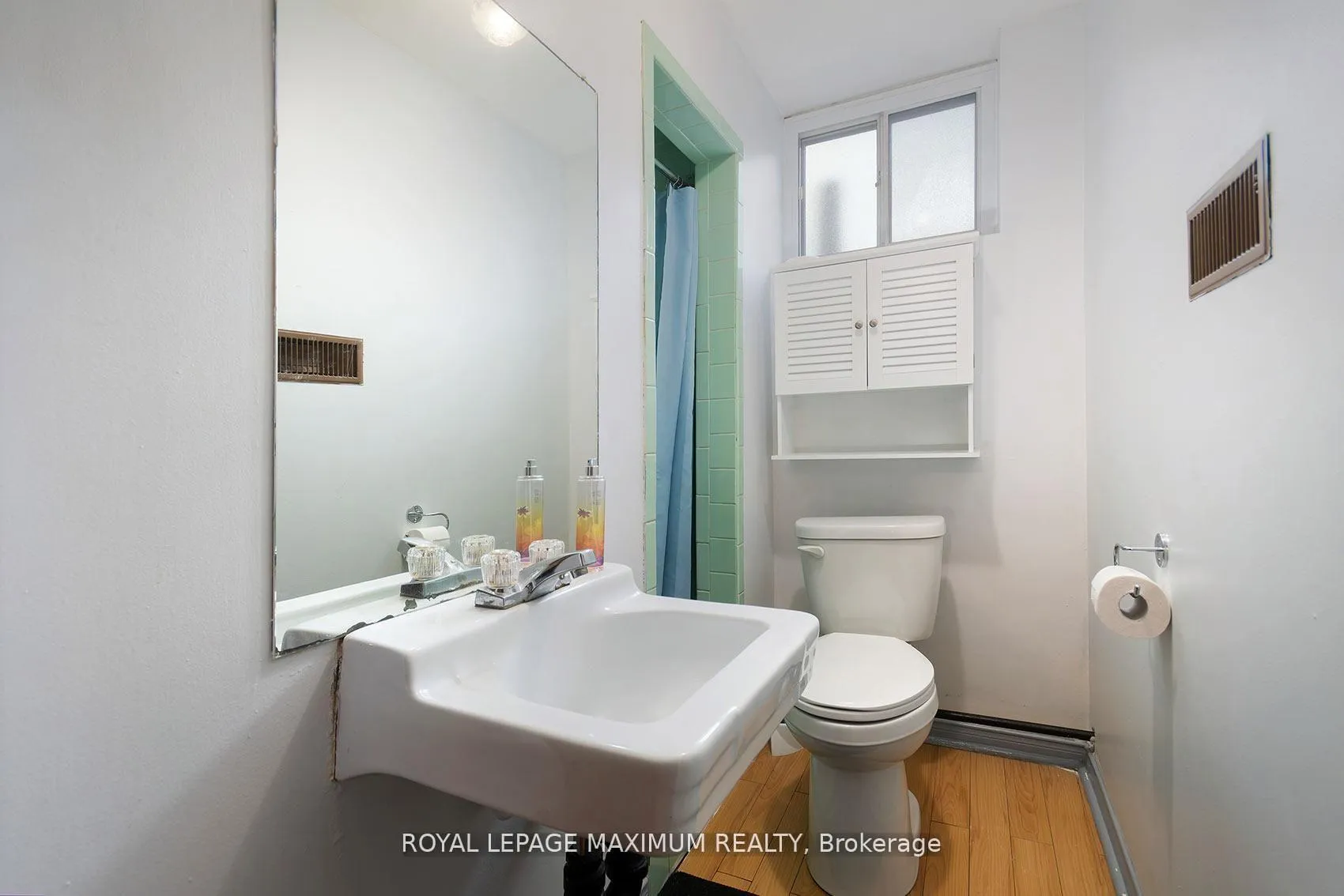 Photo 20 of 565 Pinegrove Road, Oakville, West — HOMEH