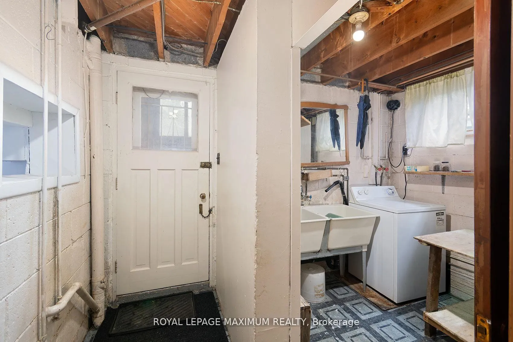 Photo 21 of 565 Pinegrove Road, Oakville, West — HOMEH