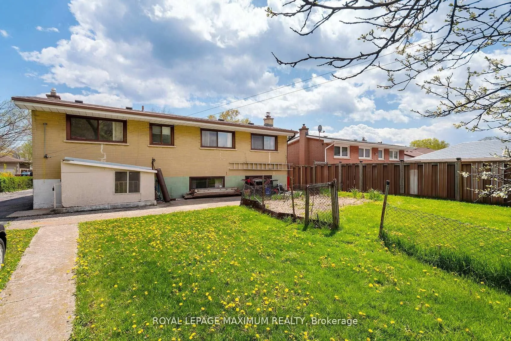 Photo 22 of 565 Pinegrove Road, Oakville, West — HOMEH