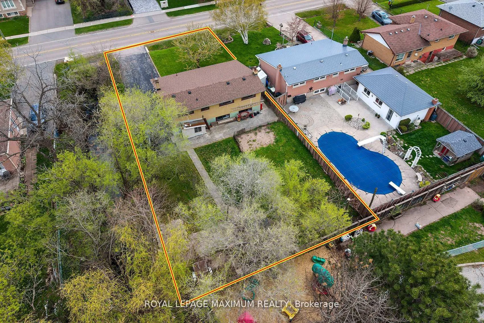Photo 23 of 565 Pinegrove Road, Oakville, West — HOMEH