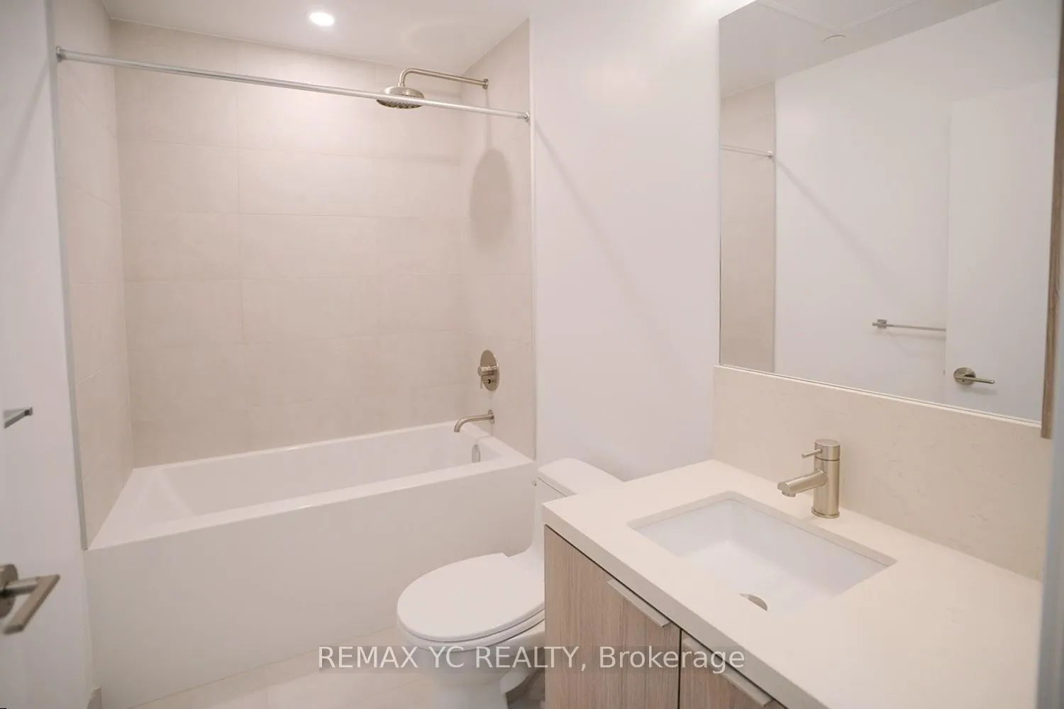 Photo 6 of Unit 721, 2020 Bathurst Street, Toronto, Humewood-Cedarvale — HOMEH