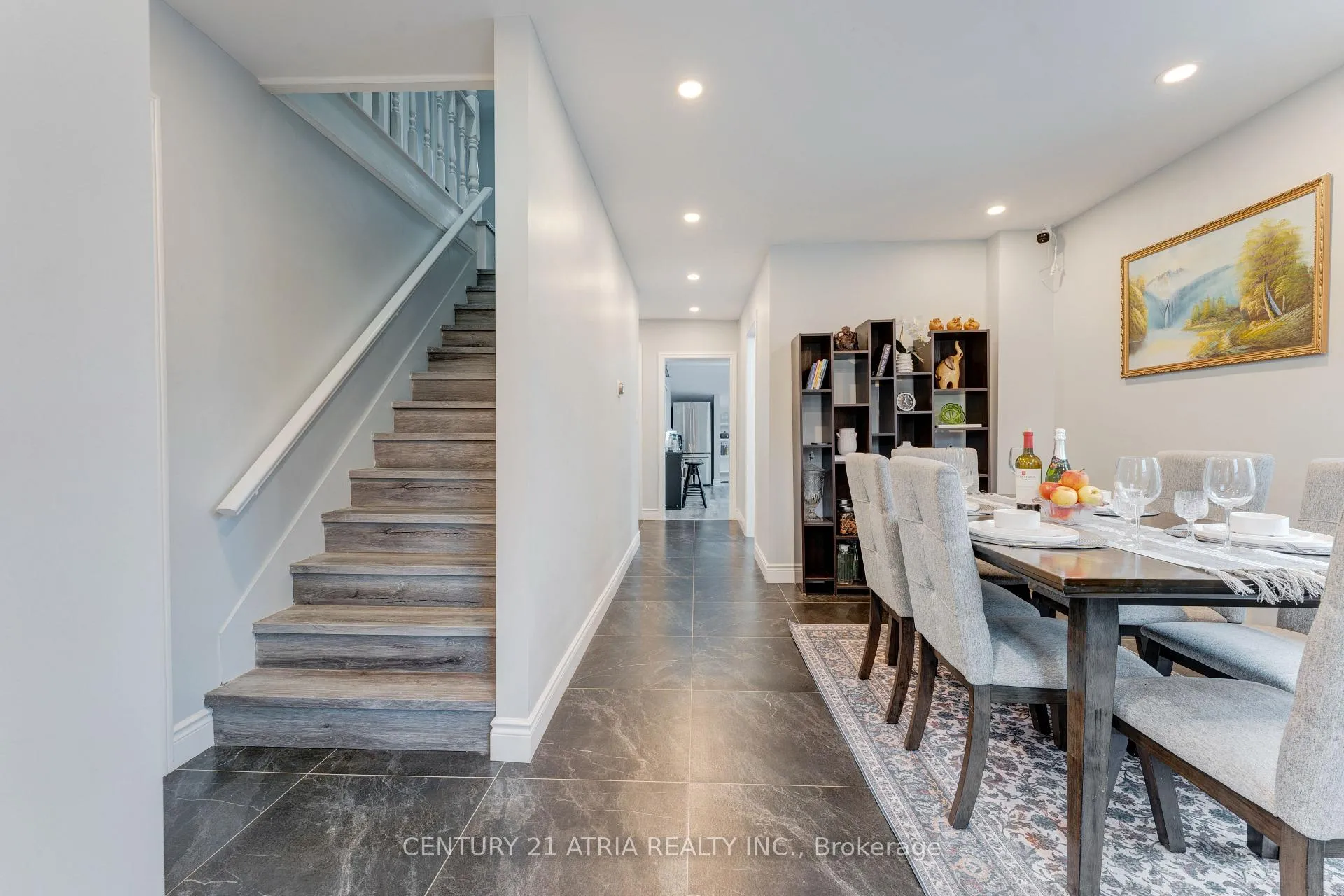 Photo 5 of 132 Waterloo Street N, Cambridge, Preston South — HOMEH