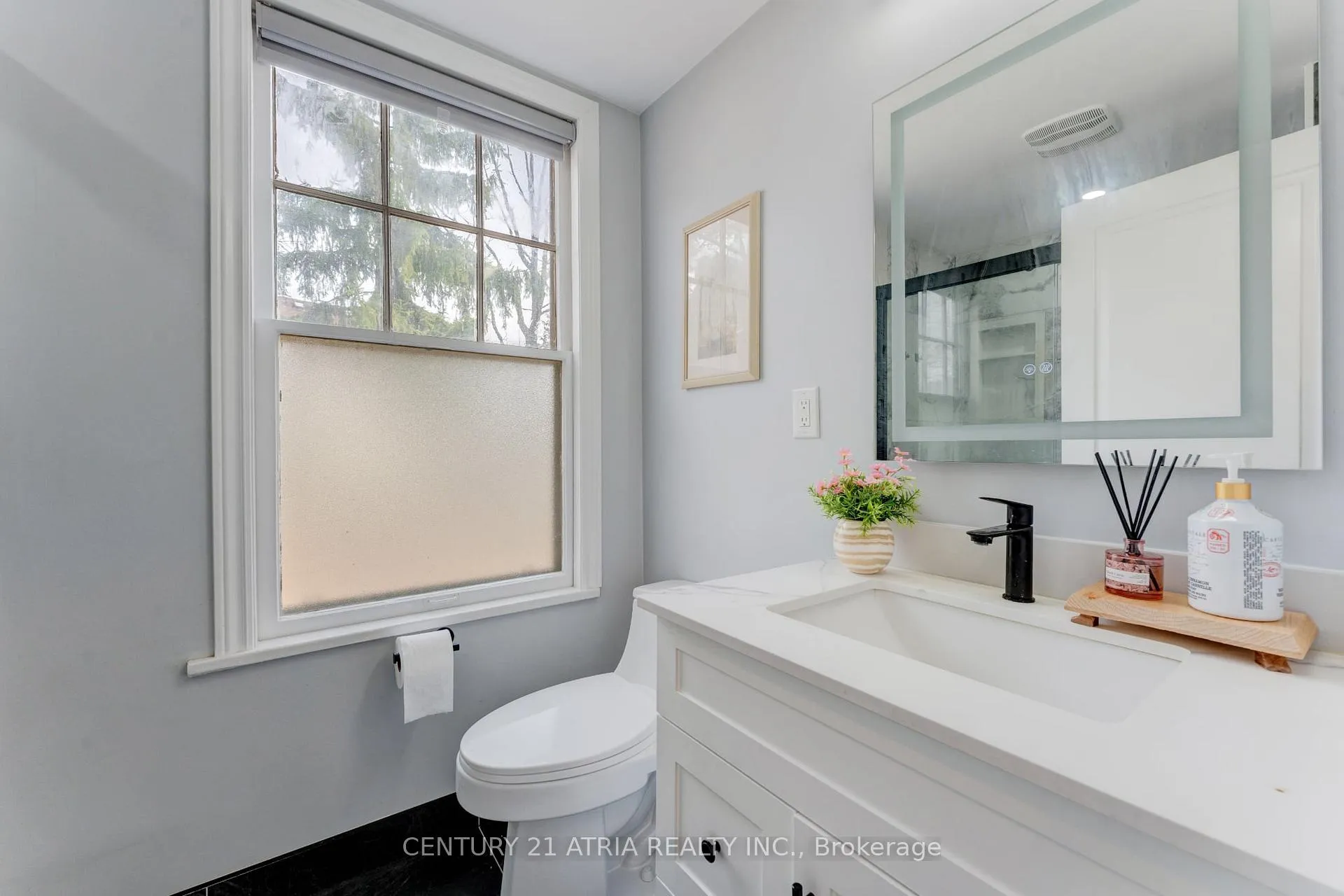 Photo 19 of 132 Waterloo Street N, Cambridge, Preston South — HOMEH