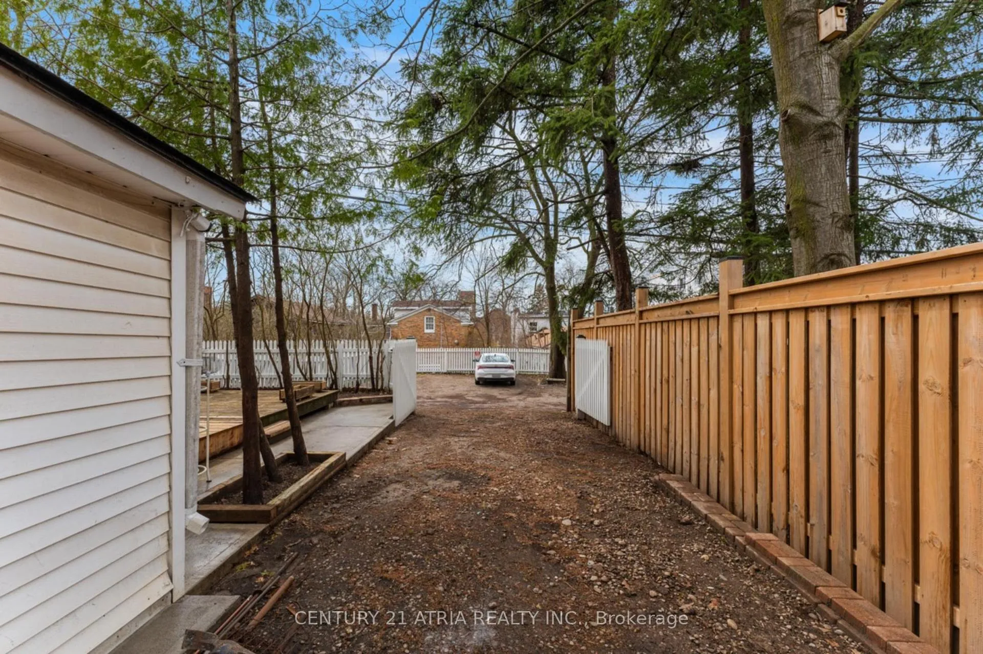 Photo 23 of 132 Waterloo Street N, Cambridge, Preston South — HOMEH