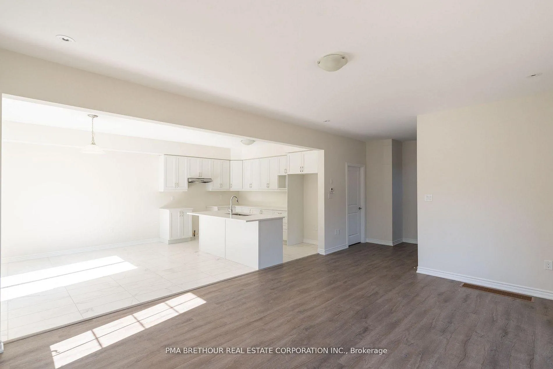 Photo 8 of 460 Beechwood Forest Lane, Gravenhurst, Wood (Gravenhurst) — HOMEH