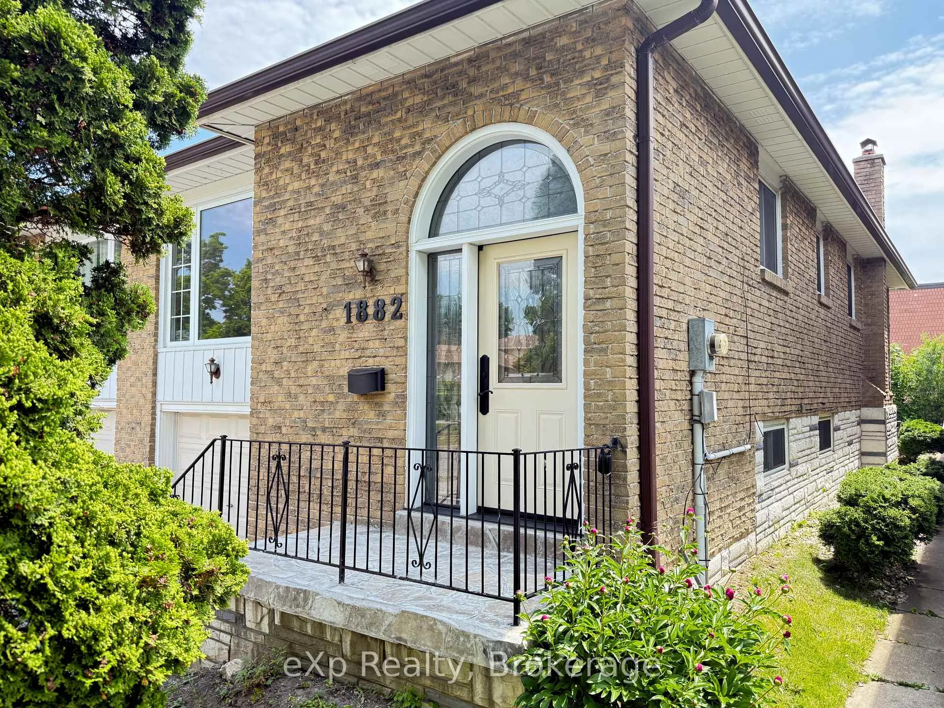 Photo 1 of 1882 Rosefield Road, Pickering, Liverpool — HOMEH