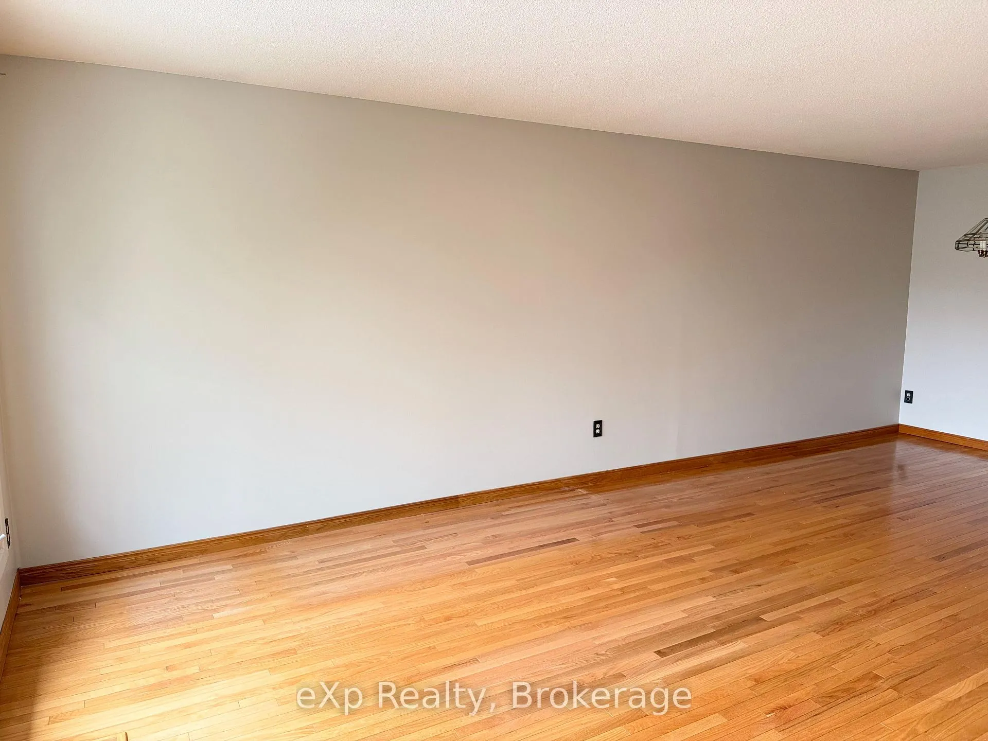 Photo 7 of 1882 Rosefield Road, Pickering, Liverpool — HOMEH