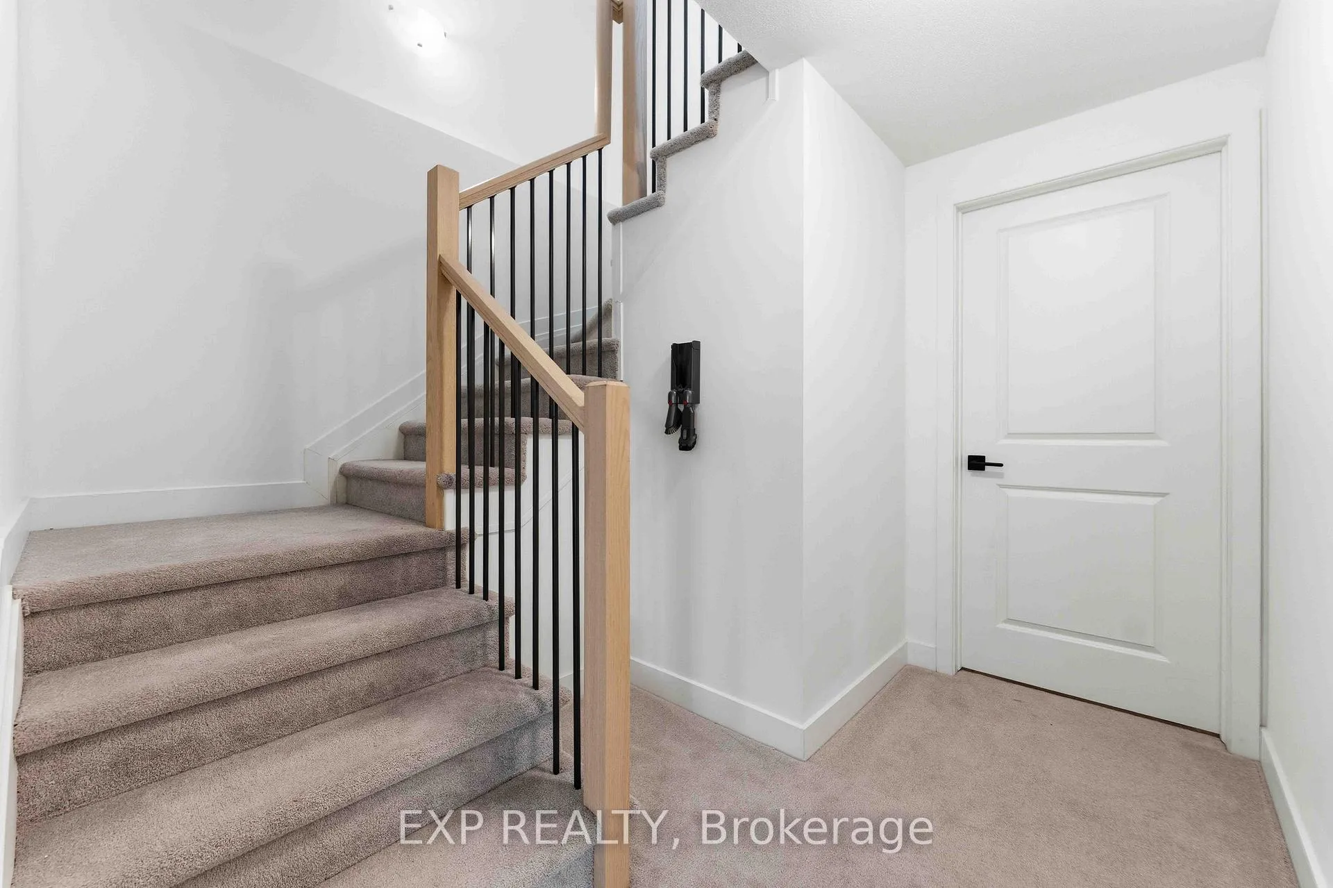 Photo 40 of 701 Odyssey Way, Ottawa, Leitrim — HOMEH