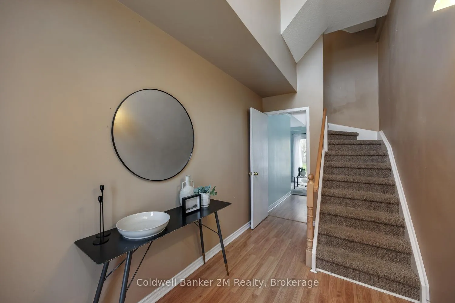 Photo 2 of 72 Parklane Circle, Clarington, Bowmanville — HOMEH
