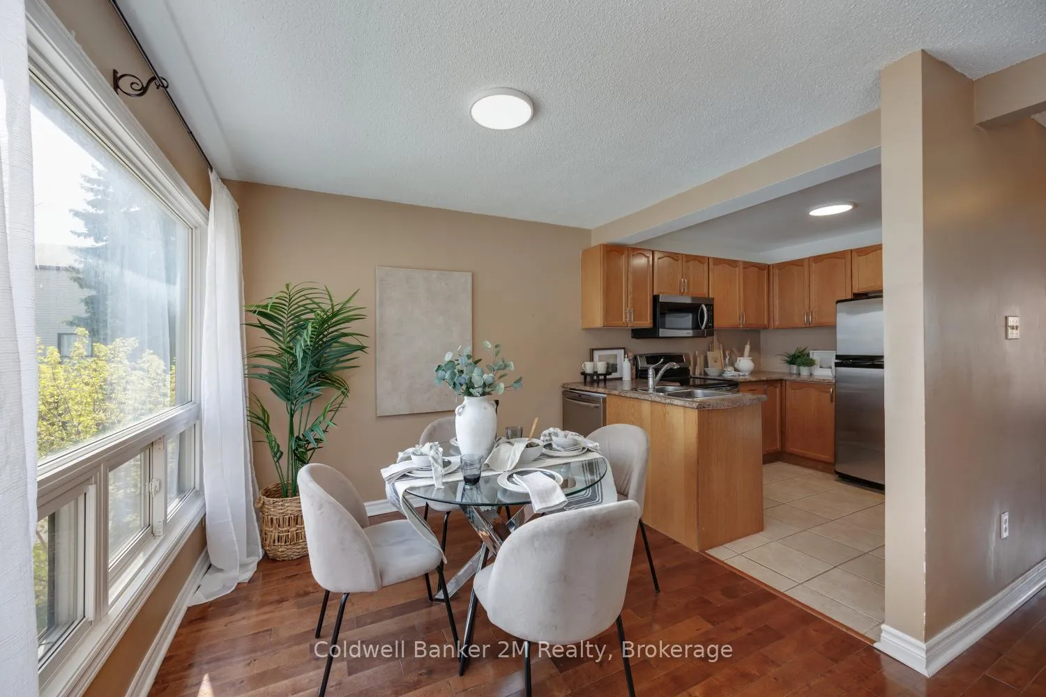 Photo 11 of 72 Parklane Circle, Clarington, Bowmanville — HOMEH