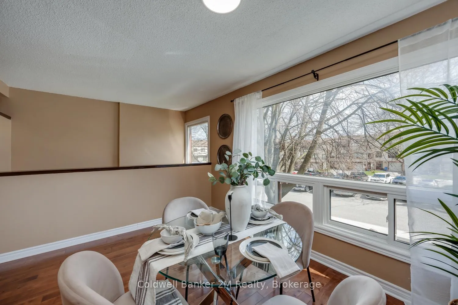 Photo 12 of 72 Parklane Circle, Clarington, Bowmanville — HOMEH