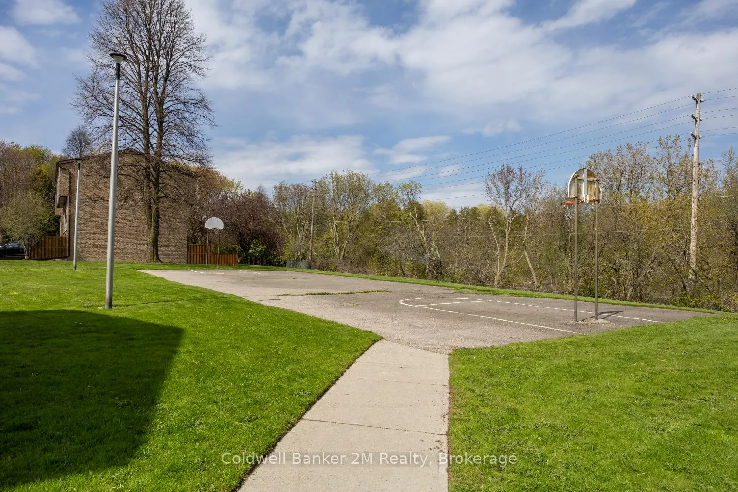 Photo 36 of 72 Parklane Circle, Clarington, Bowmanville — HOMEH
