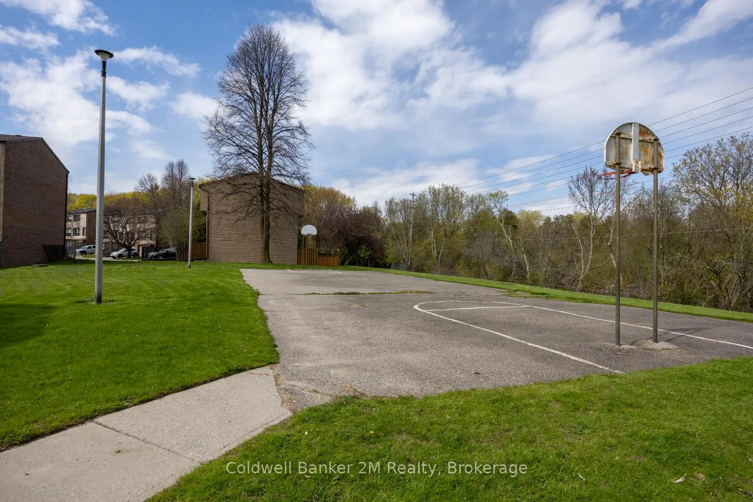 Photo 37 of 72 Parklane Circle, Clarington, Bowmanville — HOMEH