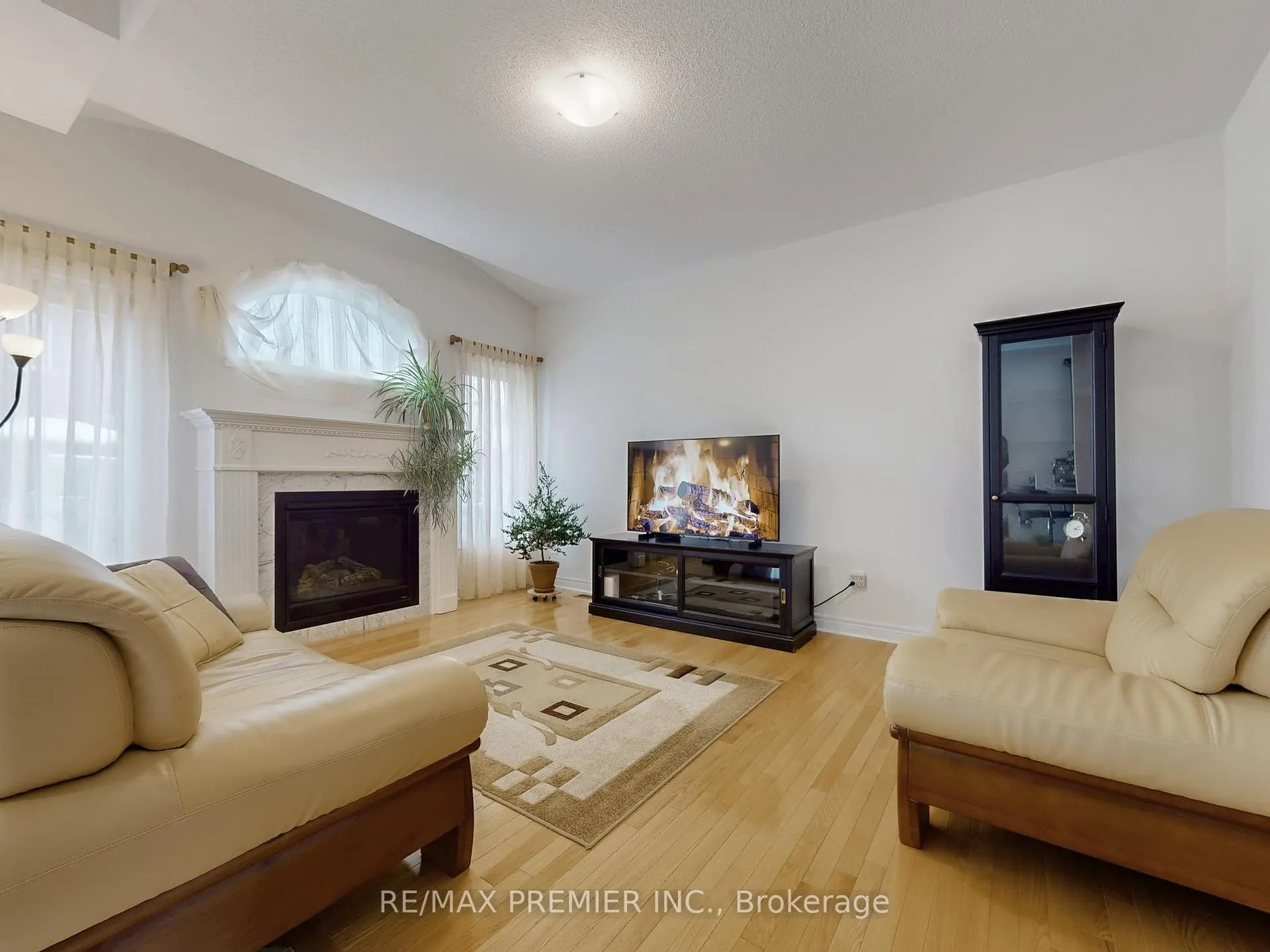 Photo 6 of 32 Blue Grouse Road, Vaughan, Patterson — HOMEH