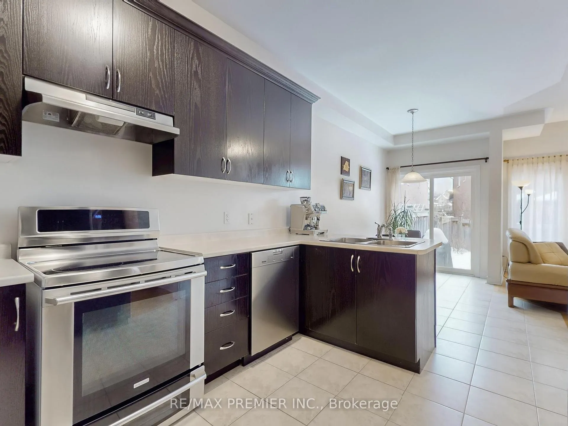 Photo 11 of 32 Blue Grouse Road, Vaughan, Patterson — HOMEH