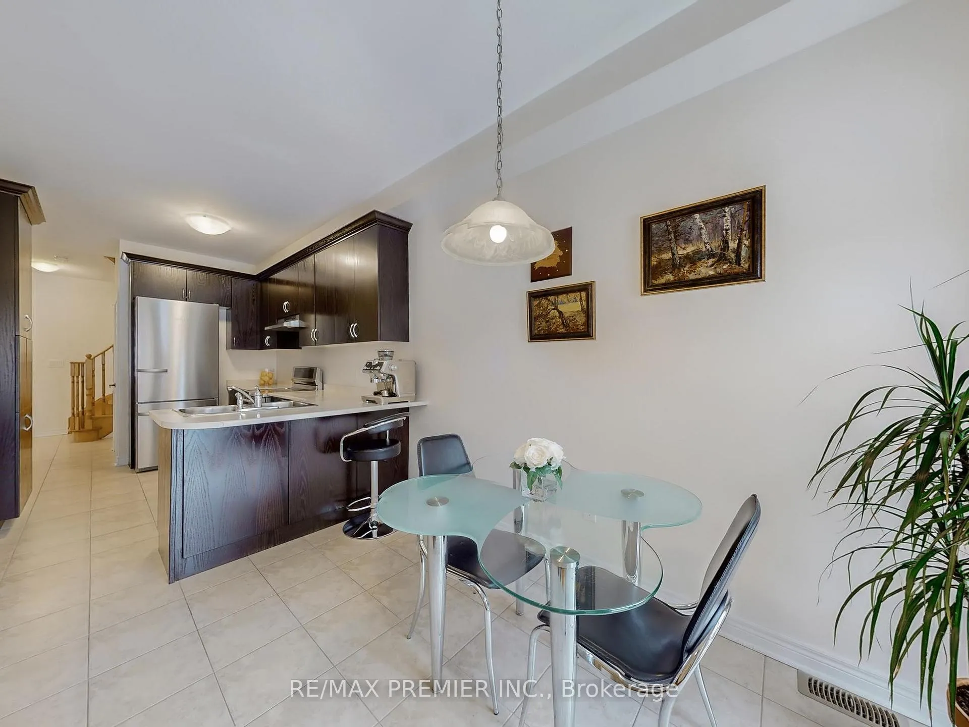 Photo 12 of 32 Blue Grouse Road, Vaughan, Patterson — HOMEH