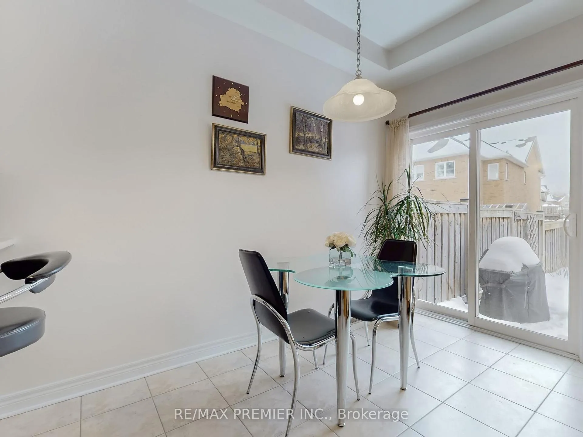Photo 13 of 32 Blue Grouse Road, Vaughan, Patterson — HOMEH