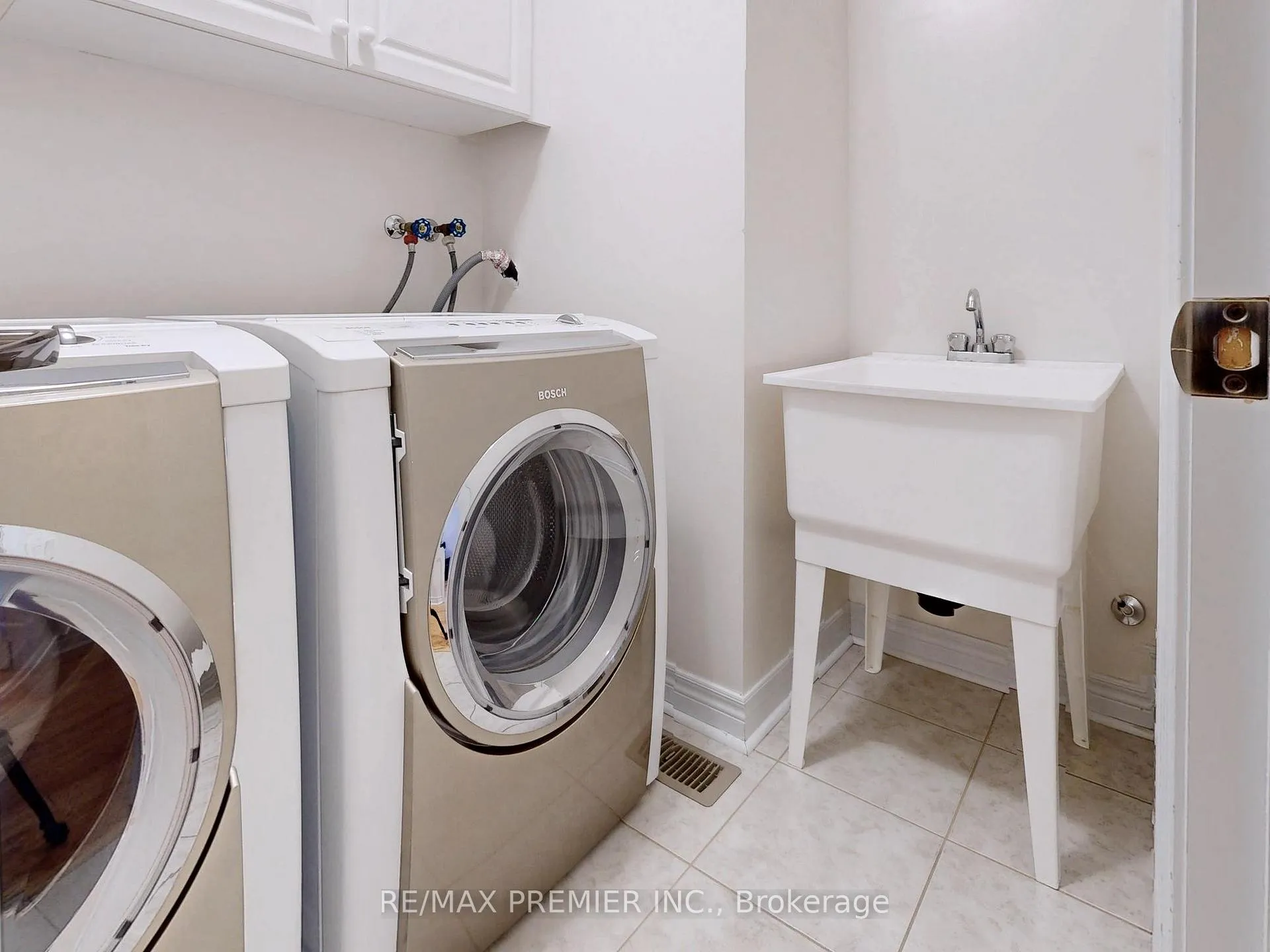 Photo 29 of 32 Blue Grouse Road, Vaughan, Patterson — HOMEH