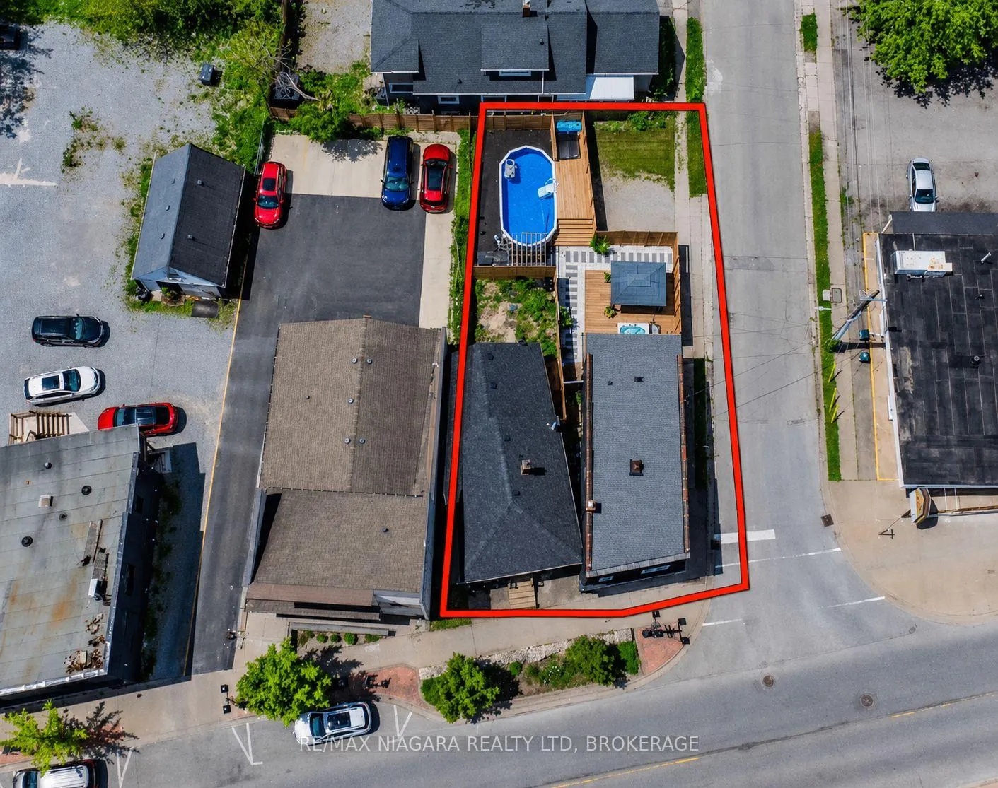Photo 2 of 6043 Main Street, Niagara Falls, Dorchester — HOMEH