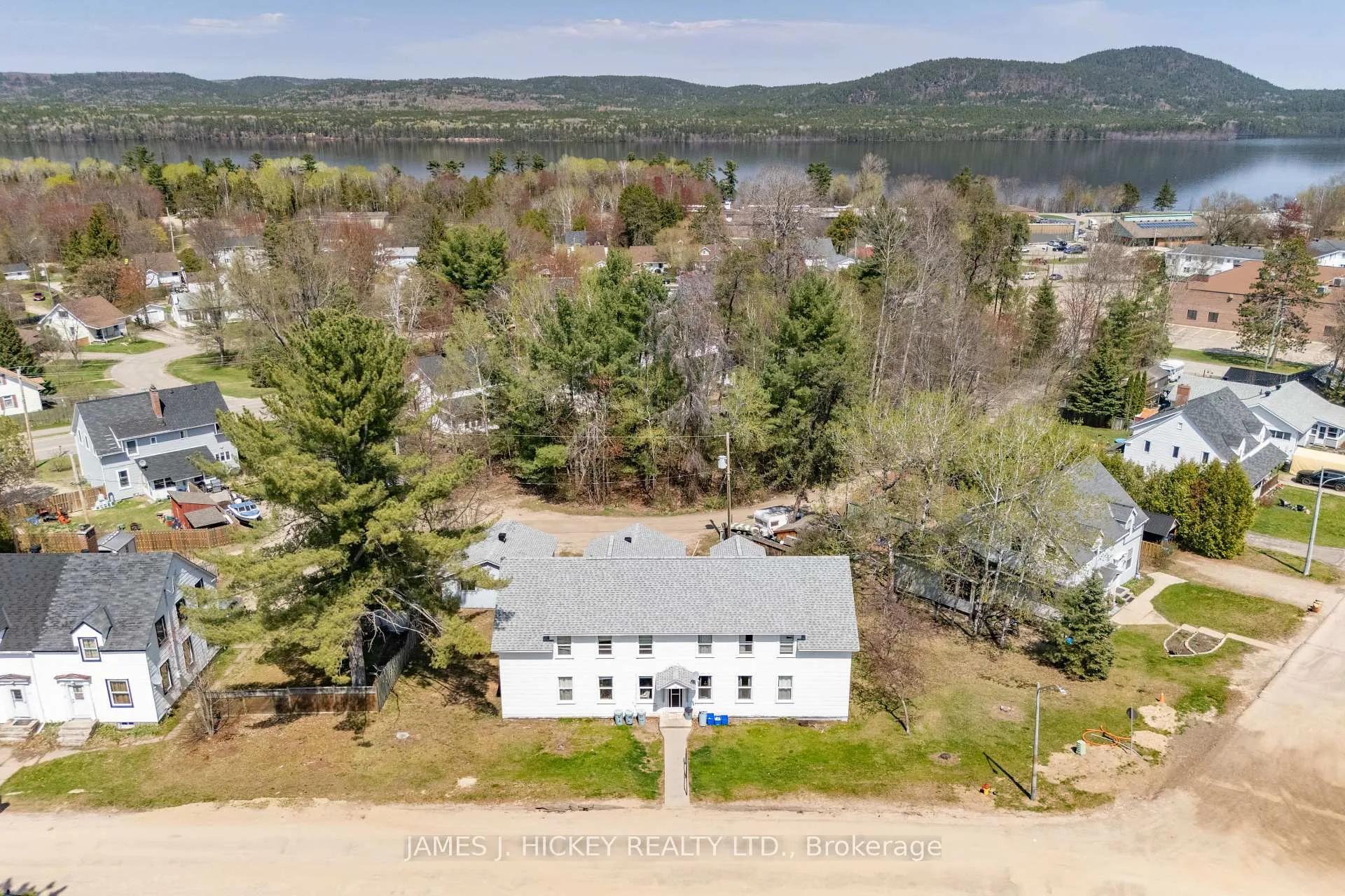 Photo 5 of 14 Huron Street, Deep River, Deep River — HOMEH