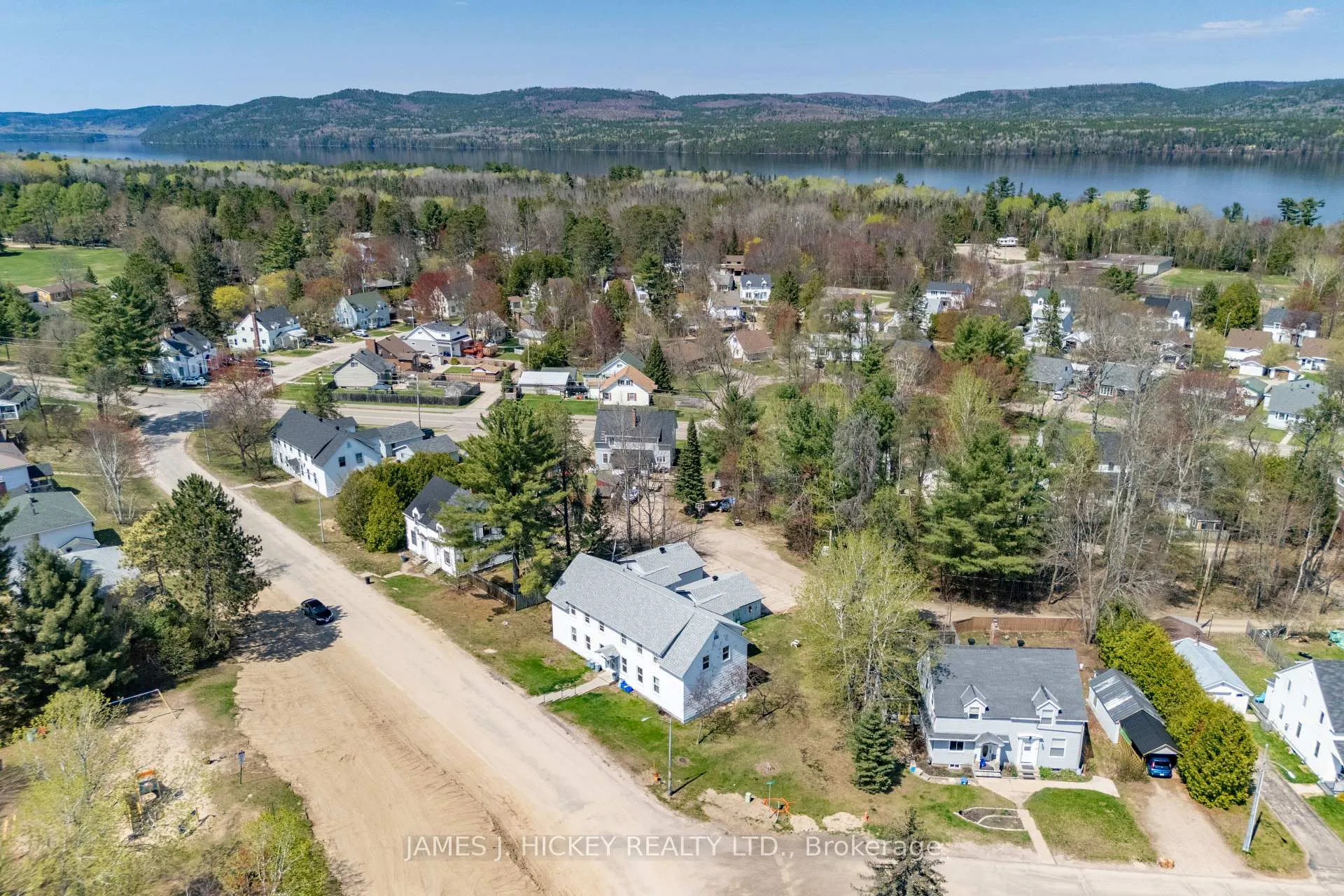 Photo 9 of 14 Huron Street, Deep River, Deep River — HOMEH