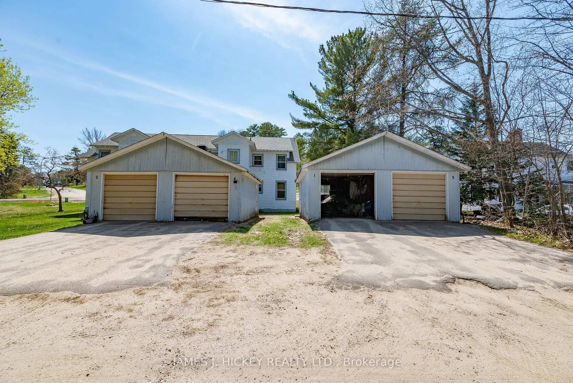 Photo 15 of 14 Huron Street, Deep River, Deep River — HOMEH