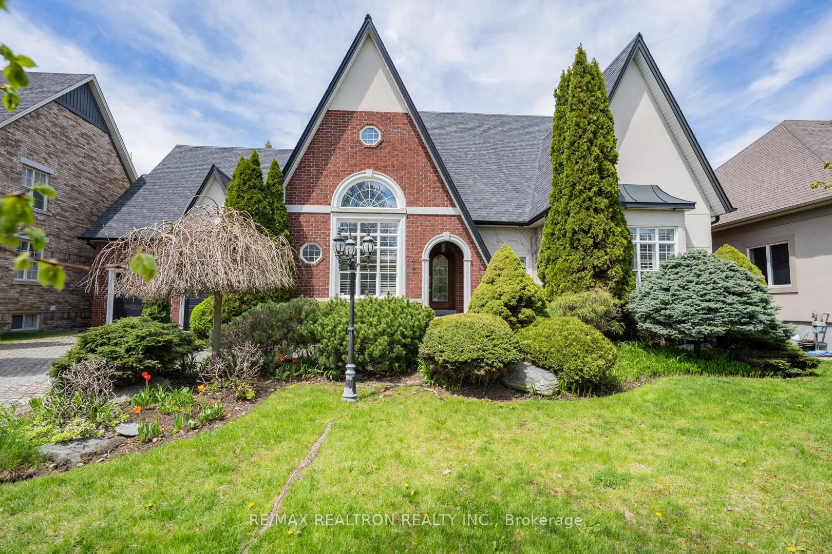 Photo 2 of 4 The Fairways, Markham, Angus Glen — HOMEH