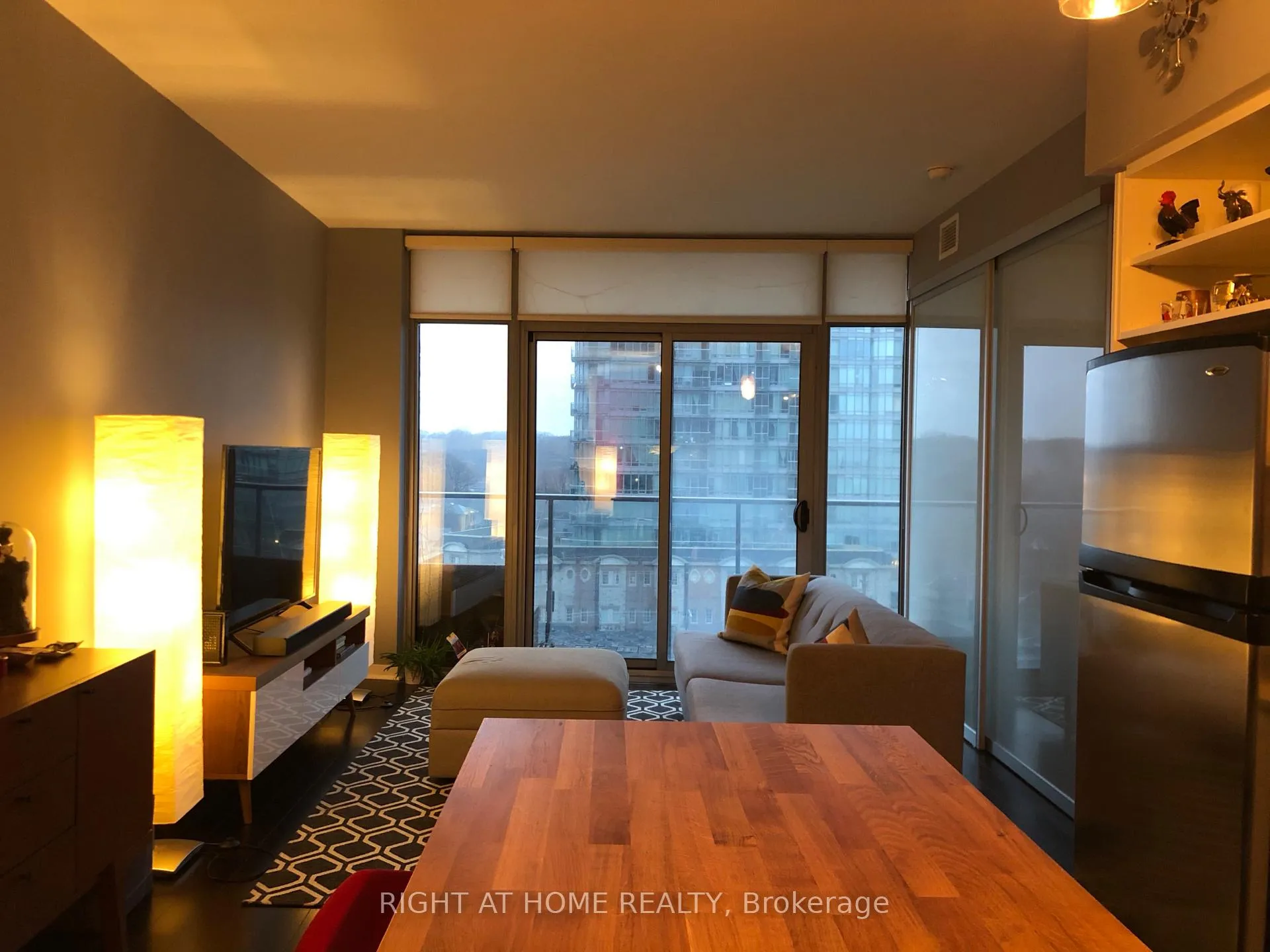 Photo 4 of Unit 715, 103 The Queensway, Toronto, High Park-Swansea — HOMEH