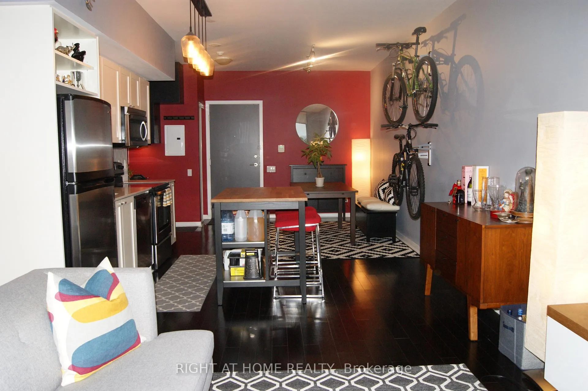Photo 8 of Unit 715, 103 The Queensway, Toronto, High Park-Swansea — HOMEH