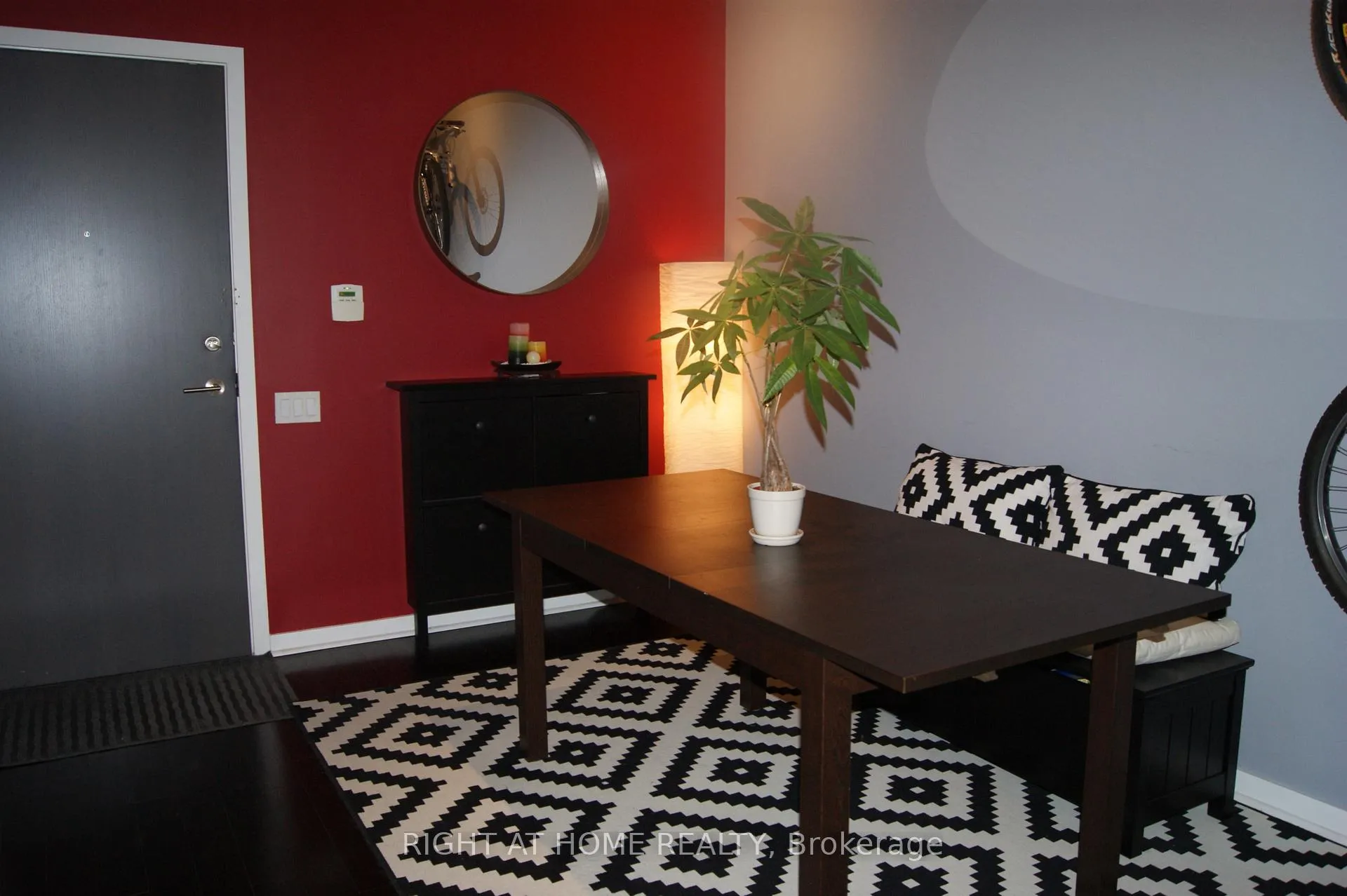 Photo 10 of Unit 715, 103 The Queensway, Toronto, High Park-Swansea — HOMEH