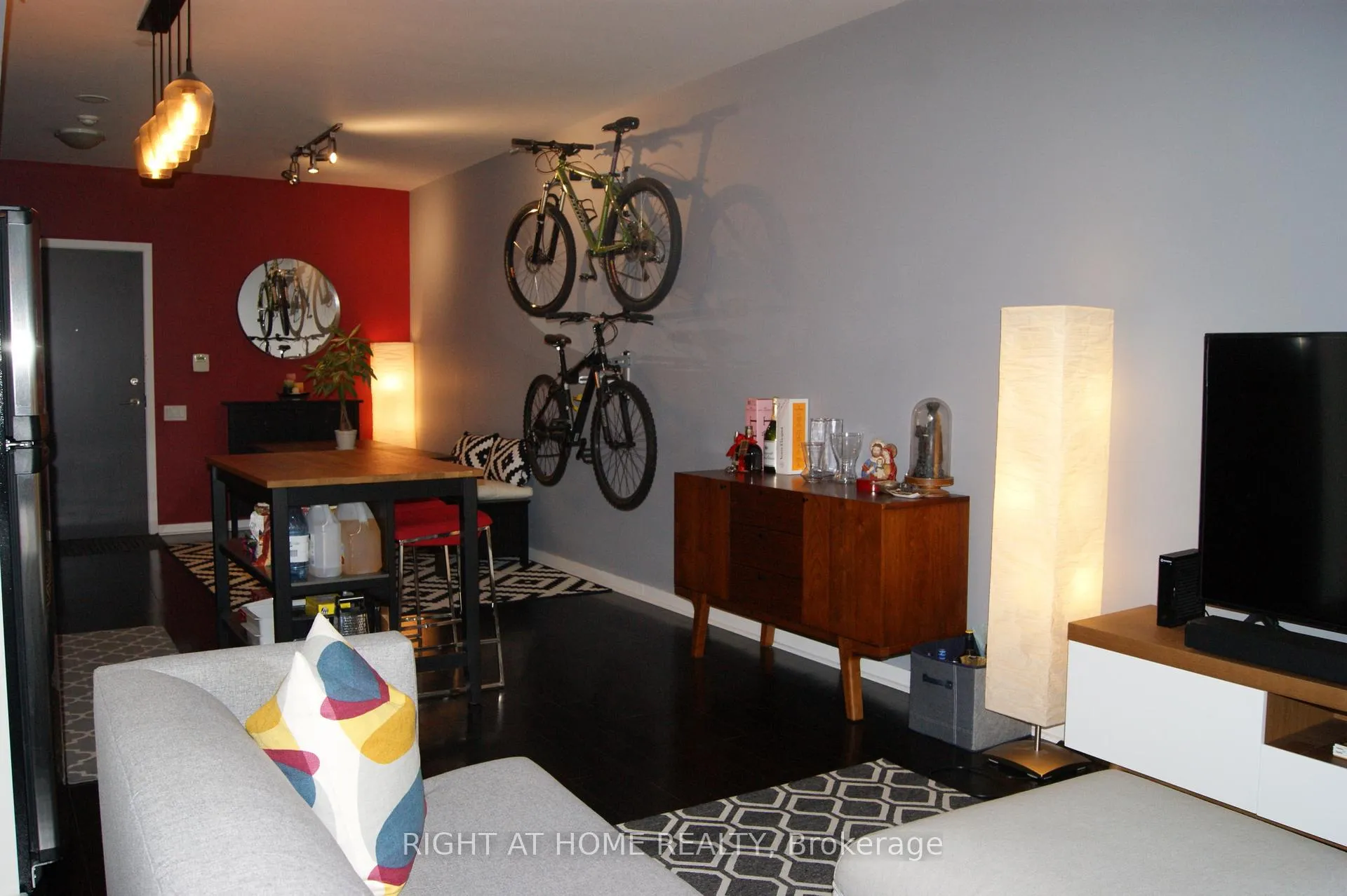 Photo 11 of Unit 715, 103 The Queensway, Toronto, High Park-Swansea — HOMEH