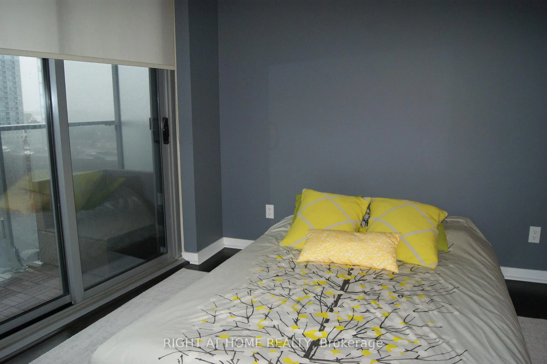 Photo 12 of Unit 715, 103 The Queensway, Toronto, High Park-Swansea — HOMEH