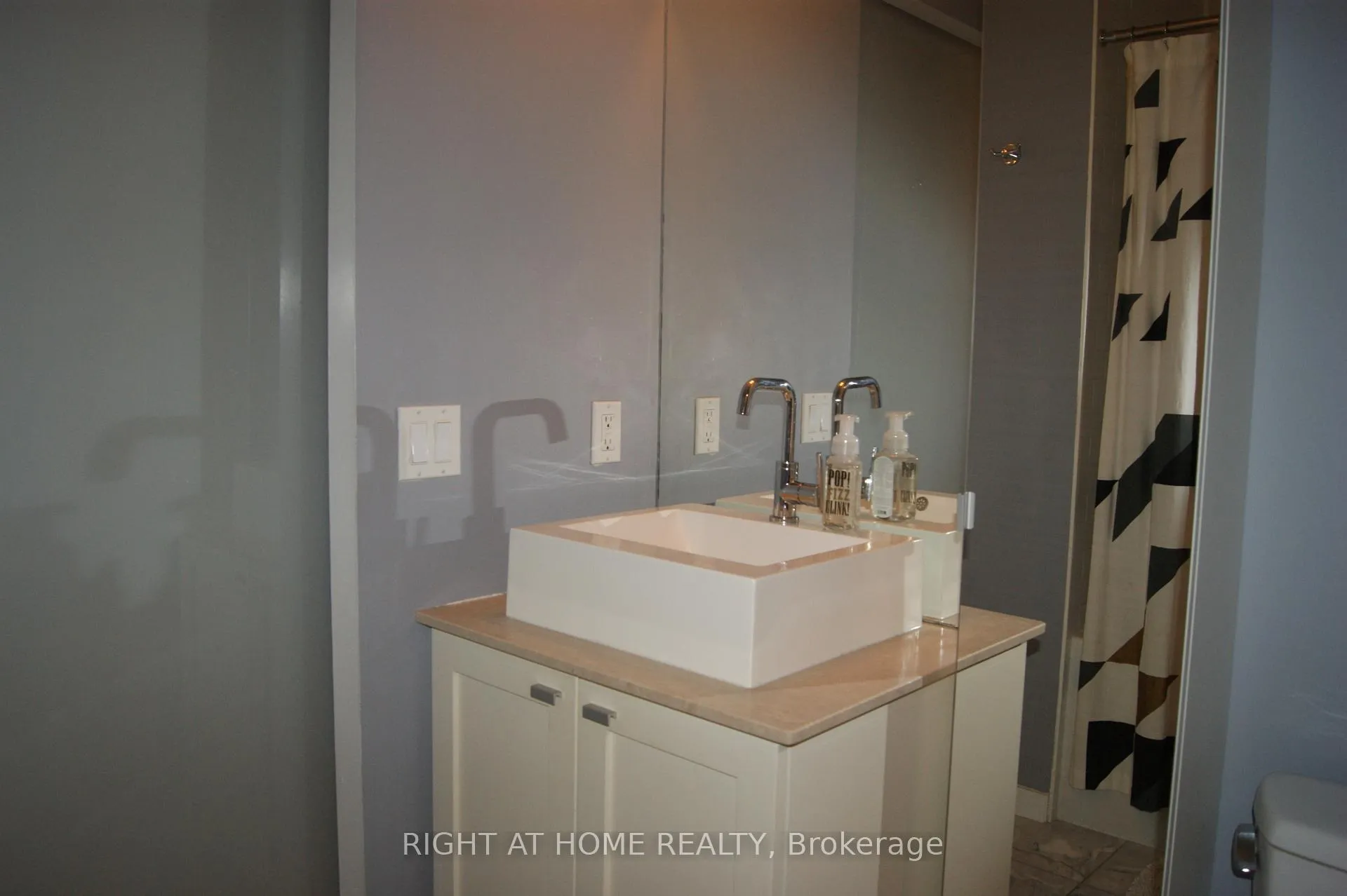 Photo 14 of Unit 715, 103 The Queensway, Toronto, High Park-Swansea — HOMEH