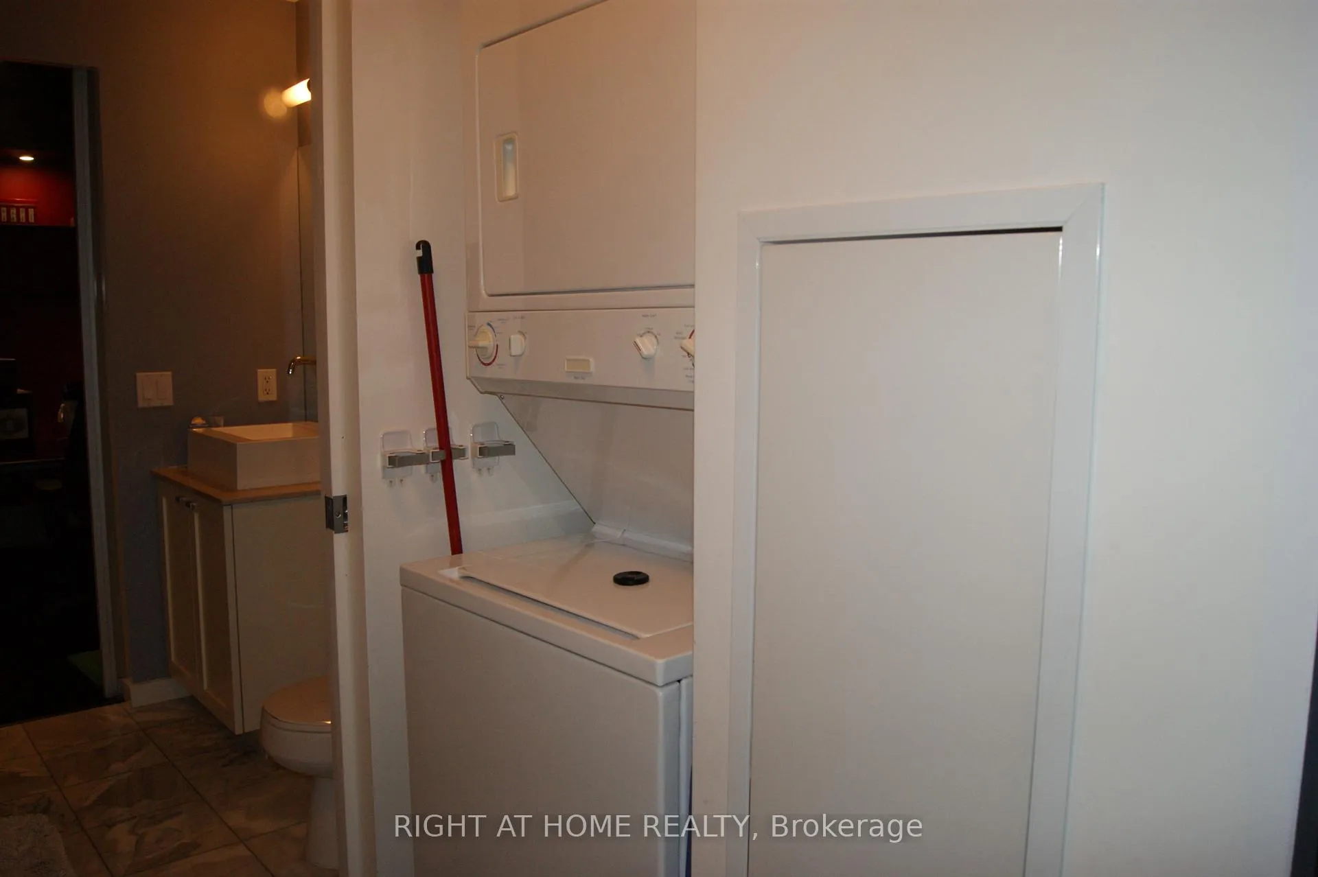 Photo 16 of Unit 715, 103 The Queensway, Toronto, High Park-Swansea — HOMEH