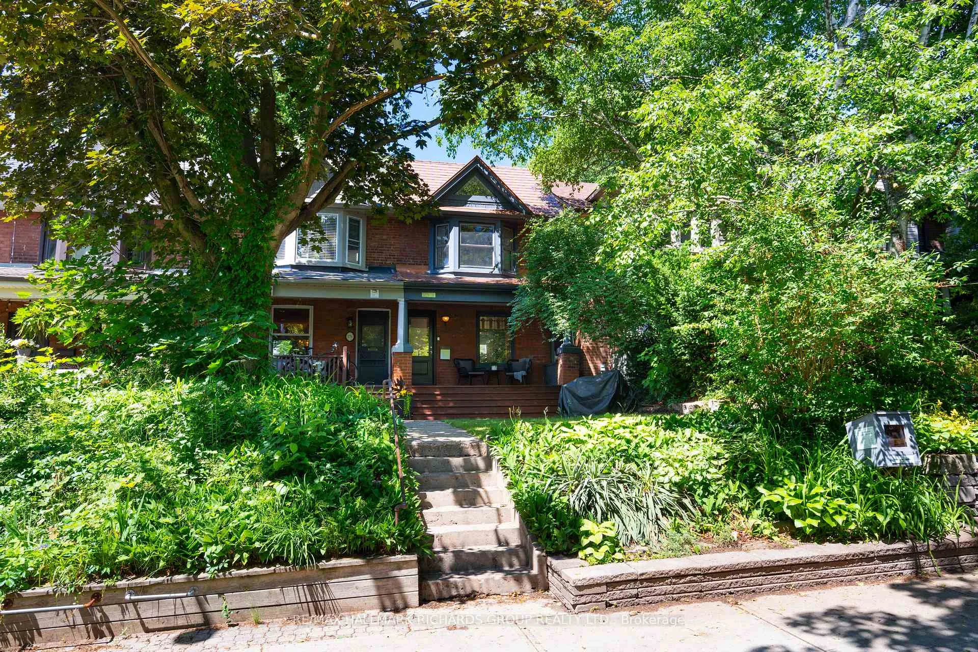 Photo 2 of 178 Wineva Avenue, Toronto, The Beaches — HOMEH