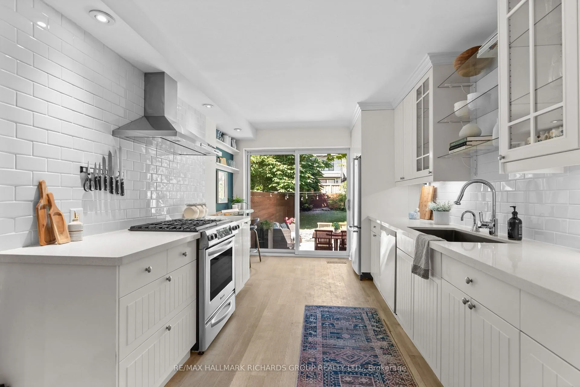 Photo 11 of 178 Wineva Avenue, Toronto, The Beaches — HOMEH