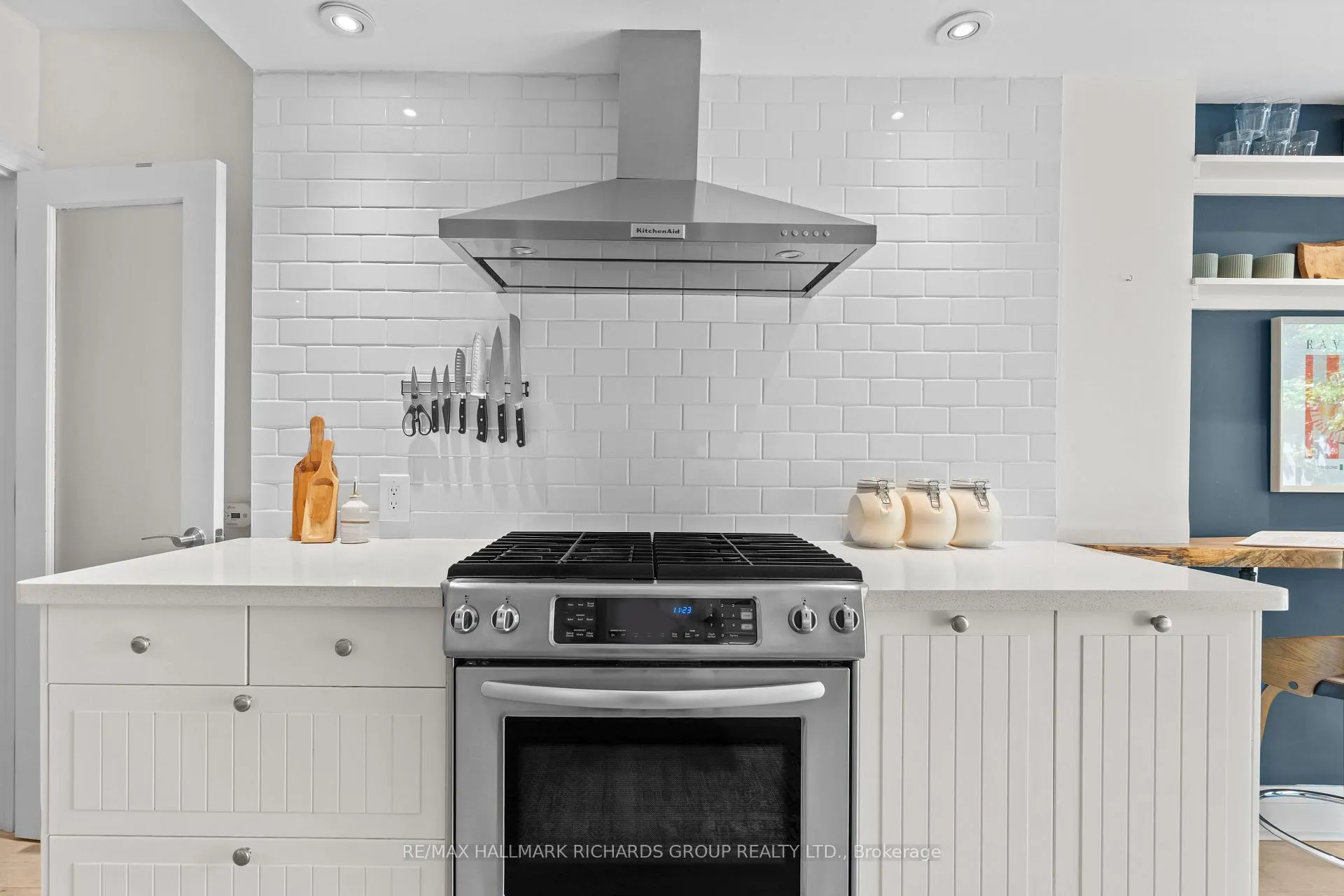 Photo 14 of 178 Wineva Avenue, Toronto, The Beaches — HOMEH