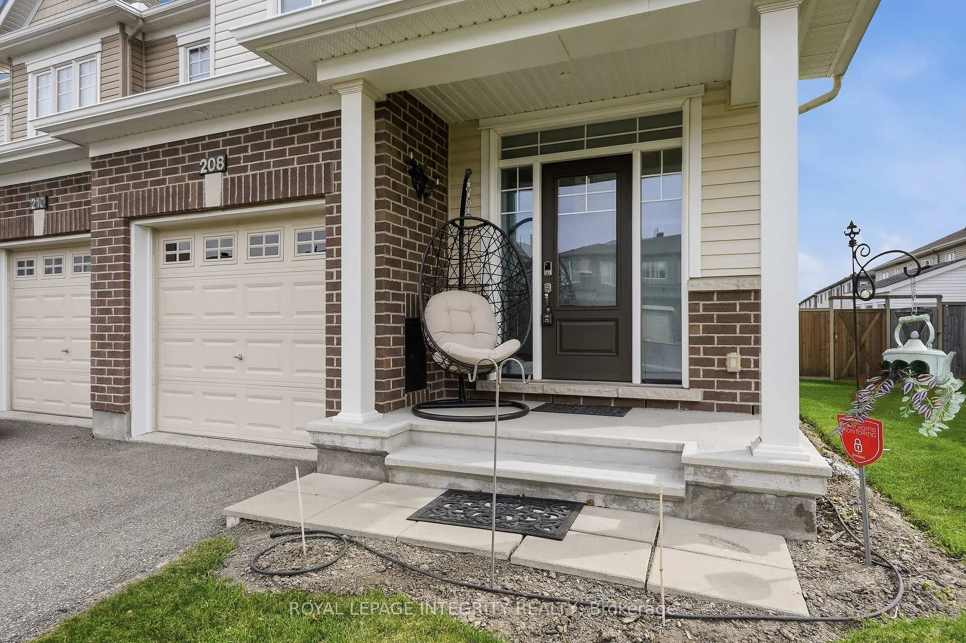 Photo 2 of 208 Mountain Sorrel Way, Ottawa, Avalon West — HOMEH