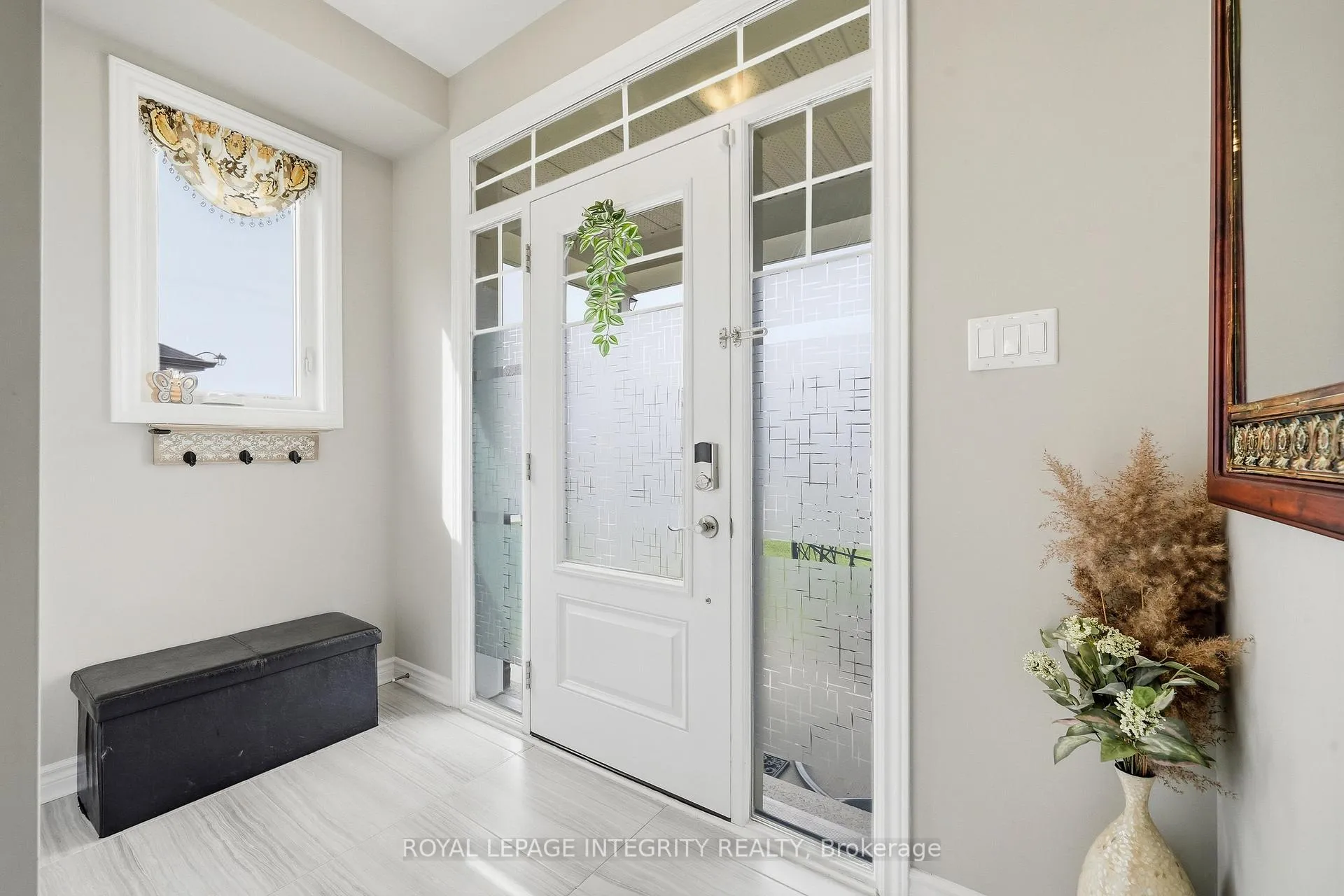Photo 3 of 208 Mountain Sorrel Way, Ottawa, Avalon West — HOMEH