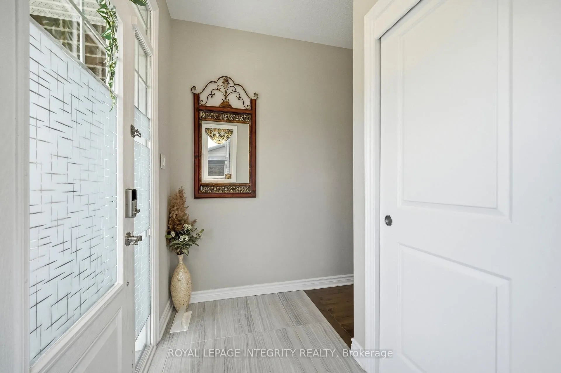 Photo 4 of 208 Mountain Sorrel Way, Ottawa, Avalon West — HOMEH
