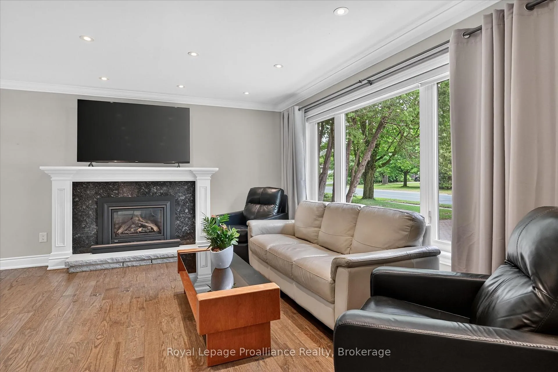 Photo 4 of 59 Wallis Drive, Peterborough, Monaghan Ward 2 — HOMEH