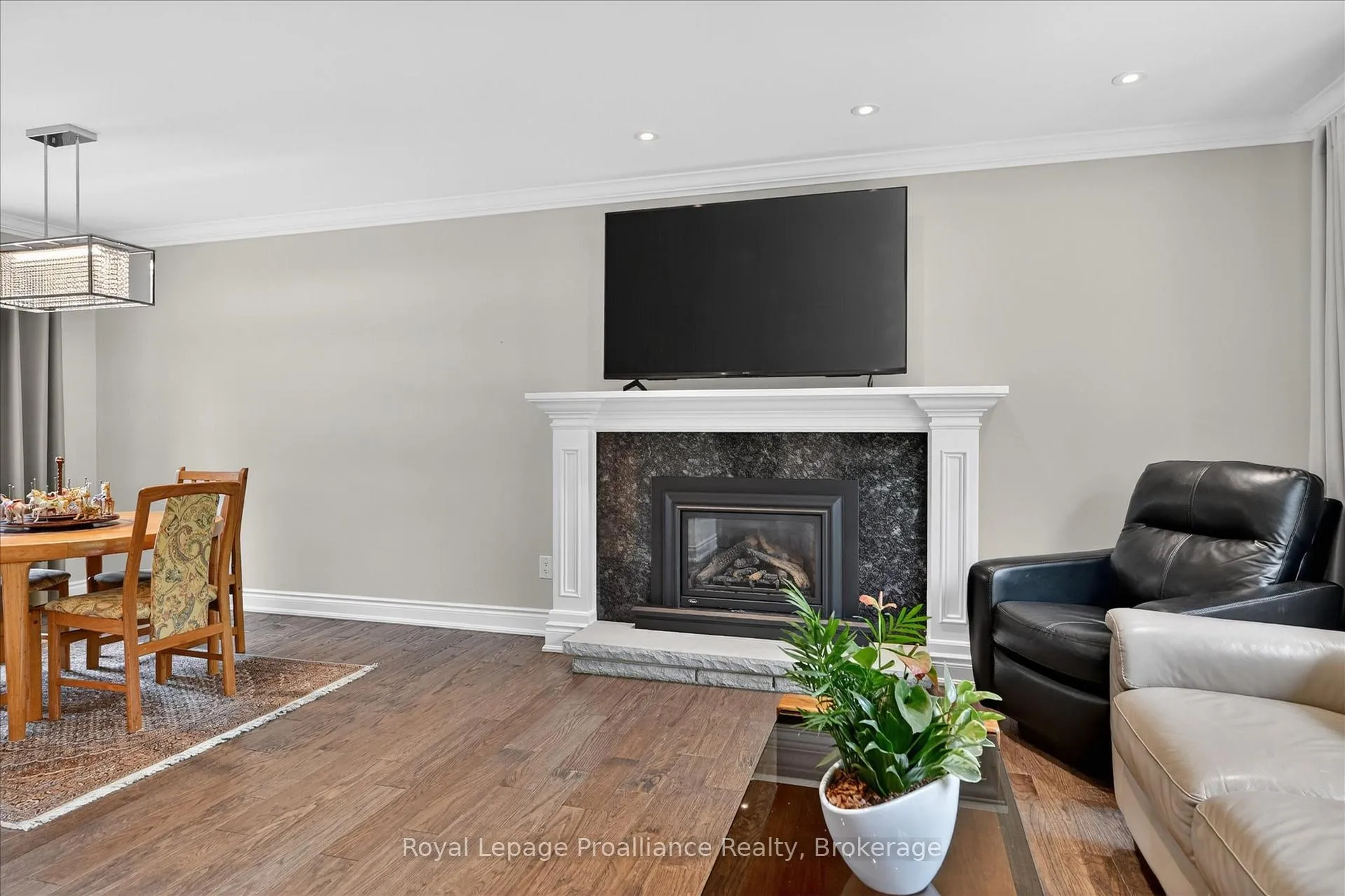 Photo 5 of 59 Wallis Drive, Peterborough, Monaghan Ward 2 — HOMEH