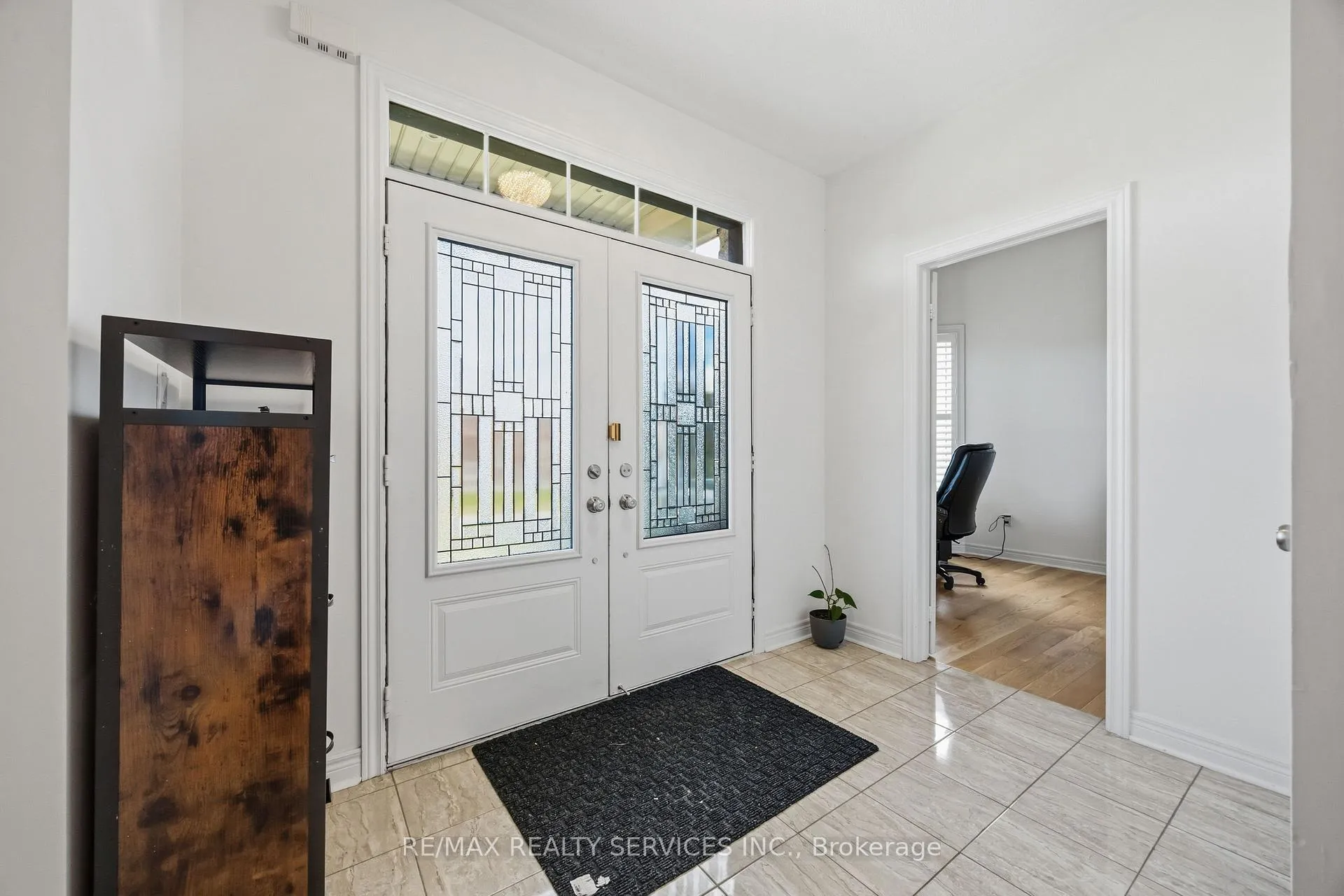 Photo 4 of 104 Sharpe Crescent, New Tecumseth, Tottenham — HOMEH
